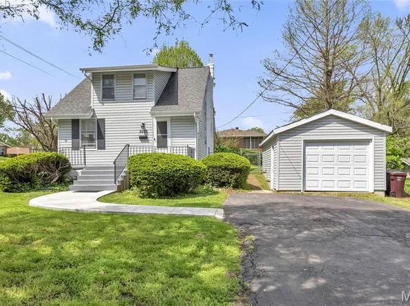 3203 Chaucer Ave, Saint Ann, MO 63074