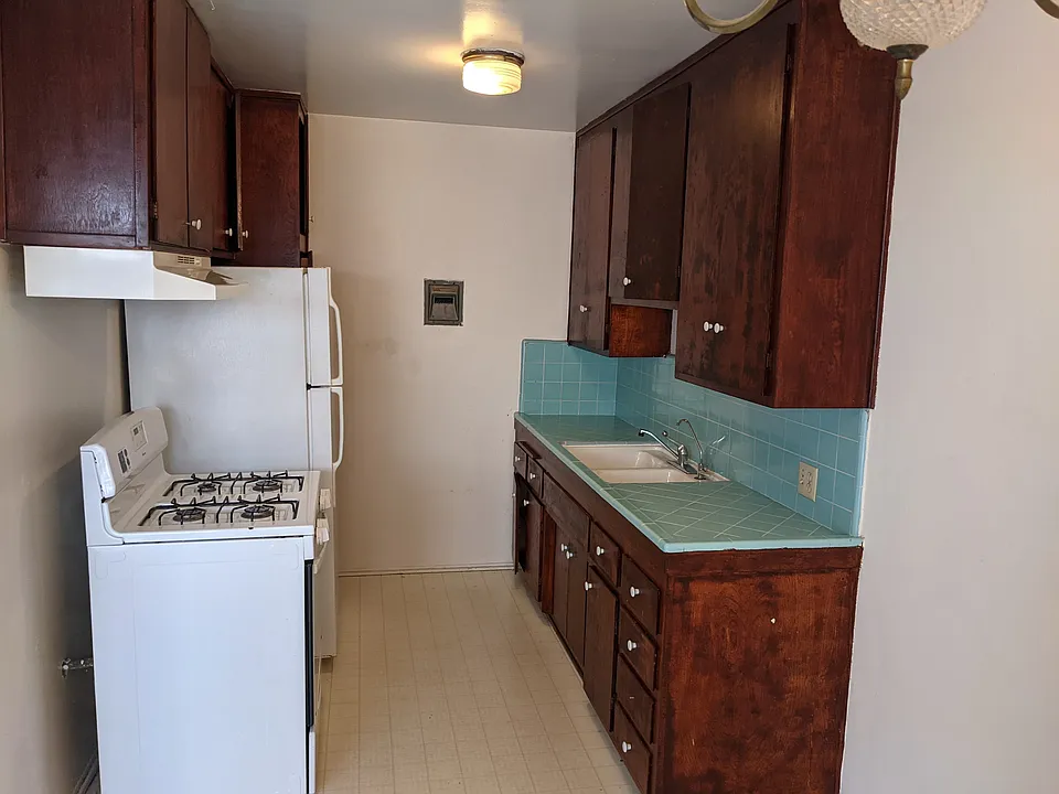11512 Ohio Ave #3