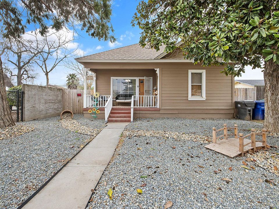 1st image of 647 N Avery Avenue