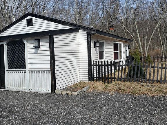 2nd image of 121 Dexter Ln