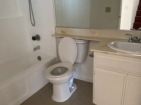 11122 Morrison St APT 102, North Hollywood, CA 91601