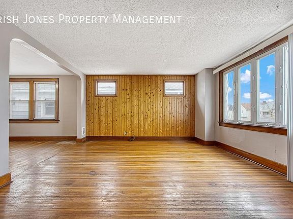 3rd image of 42 Pullman Ave
