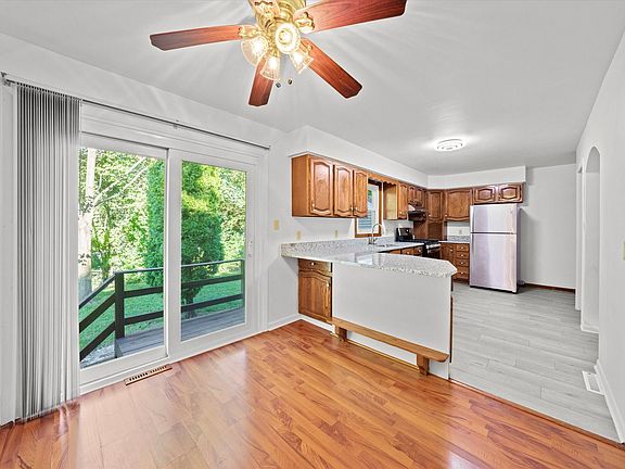 2nd image of 1961 Hilltop Ct