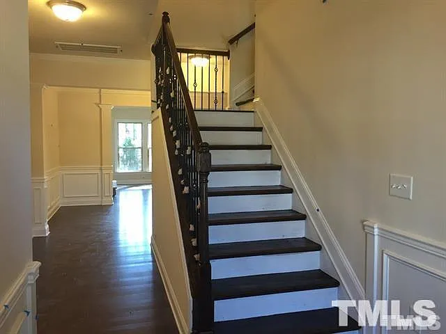425 Daylin Dr — Photo 4