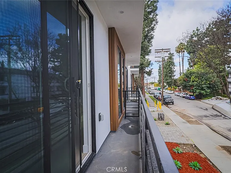11810 Gilmore St — Photo 19