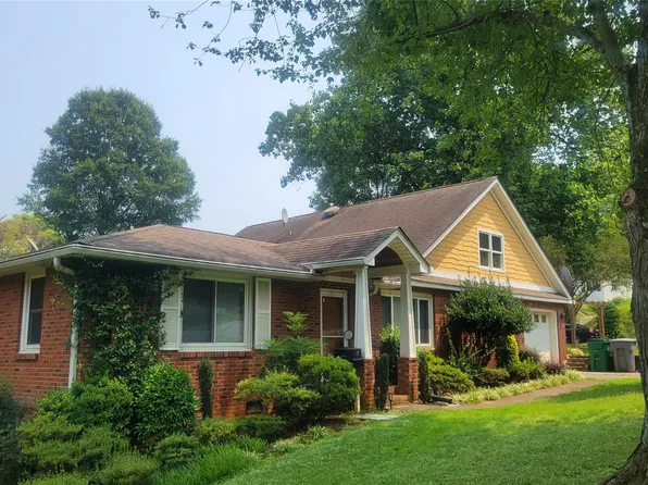 2359 Orton St, Charlotte, NC 28208