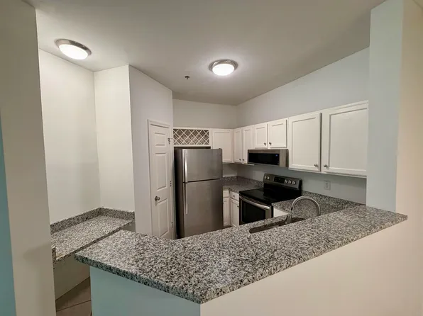 310 Riverbend Dr APT 1E, Charlottesville, VA 22911