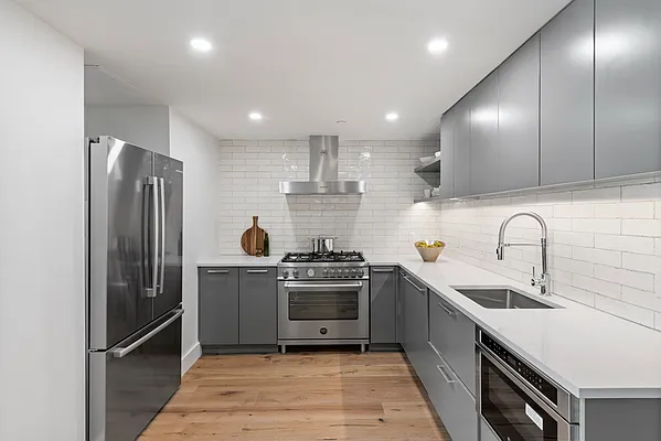 Sold by Nest Seekers International | media 17