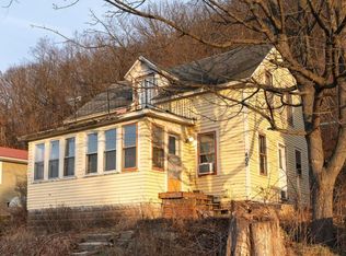 405 Upper Walnut St, Genoa, WI 54632