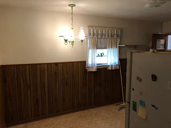 3rd image of 1107 N McKinley Ave