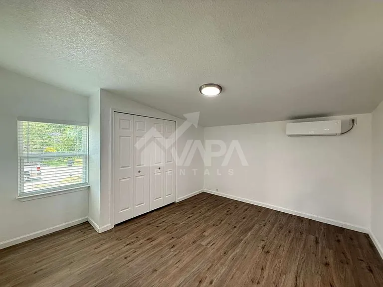 515 Blakeley Dr — Photo 9