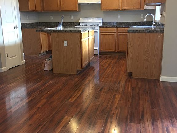 4th image of 863 Willow Park Ln