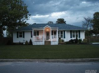 19 Old Selden Stage Rd, Selden, NY 11784