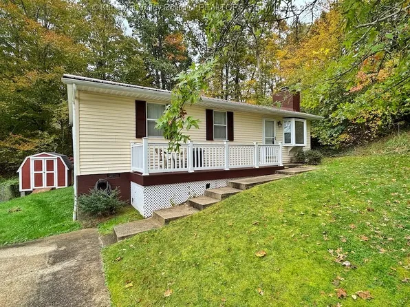 5415 Sierra Ln, Cross Lanes, WV 25313