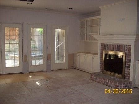 4th image of 2925 Waterford Dr