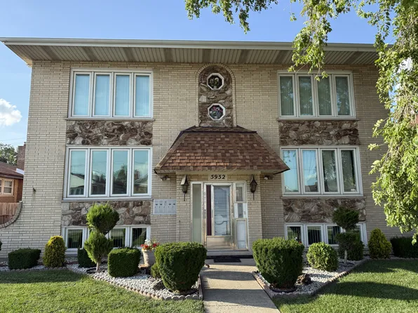 5952 W 55th St APT G, Chicago, IL 60638