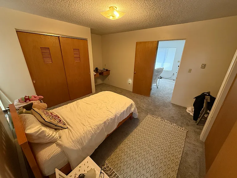 535 NE Maiden Ln #319 — Photo 4