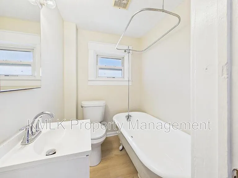 773 Montana Ave — Photo 24