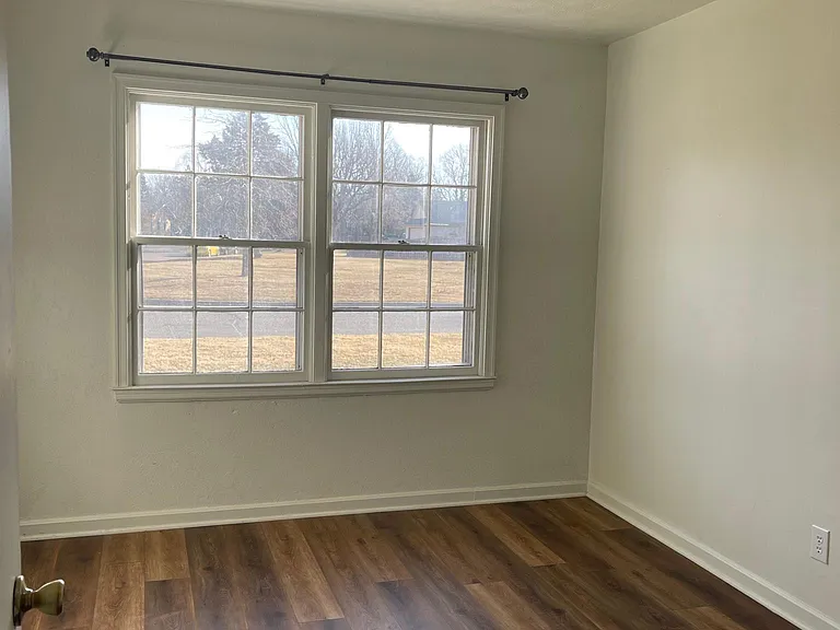 225 S Evergreen Ln — Photo 6
