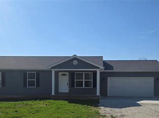 221 Sycamore Creek Dr, Winfield, MO 63389