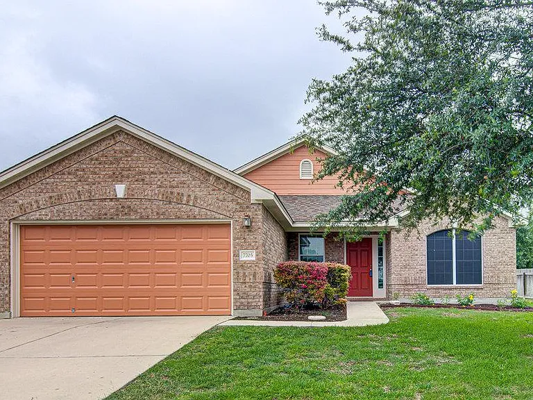 7705 Pebble Creek Dr — Photo 2