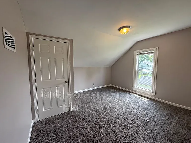 921 S Kent Ln — Photo 6