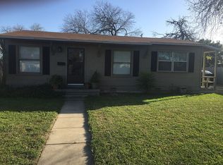 725 E Hoffman Ave, Kingsville, TX 78363