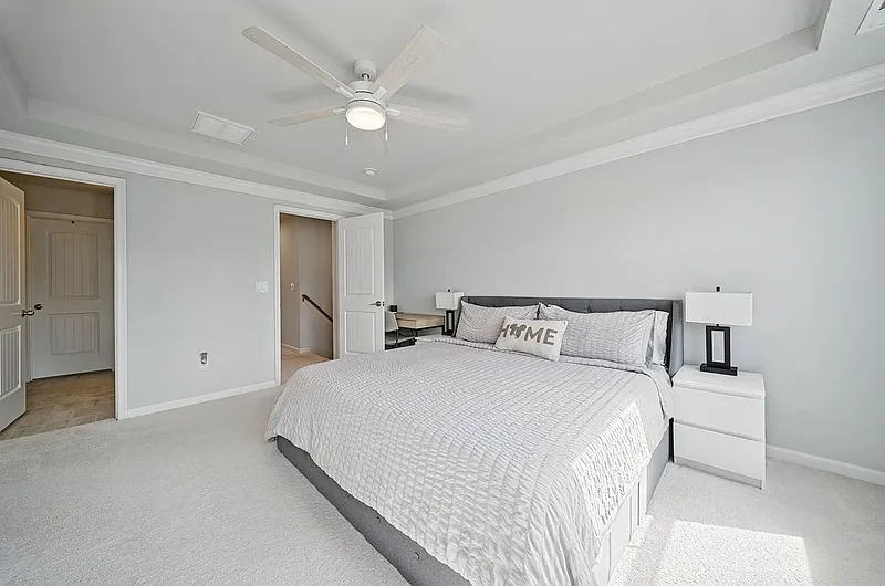 3 bed, 3.5 bath, 2228 sqft, $3,200 — Photo 3
