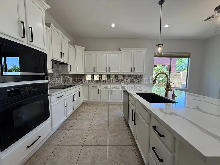 23012 N 38th Pl — Photo 10