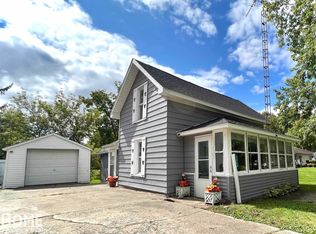 9468 Butternut St, New Lothrop, MI 48460