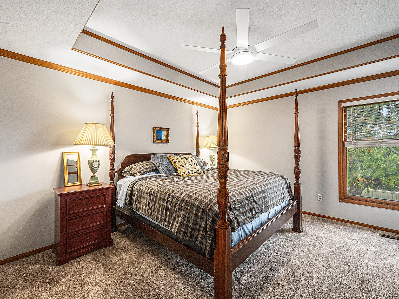 4 bed, 1844 sqft, $7,500 — Photo 4
