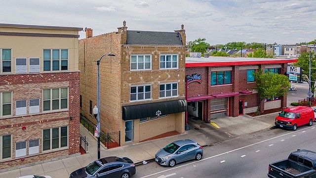 1st image of 5543 W Diversey Ave