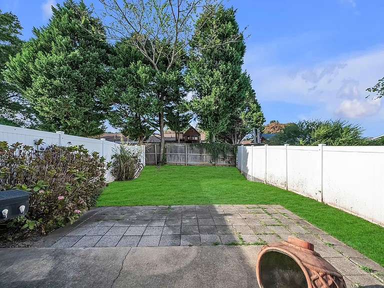 8131 Redmon Rd #B — Photo 31