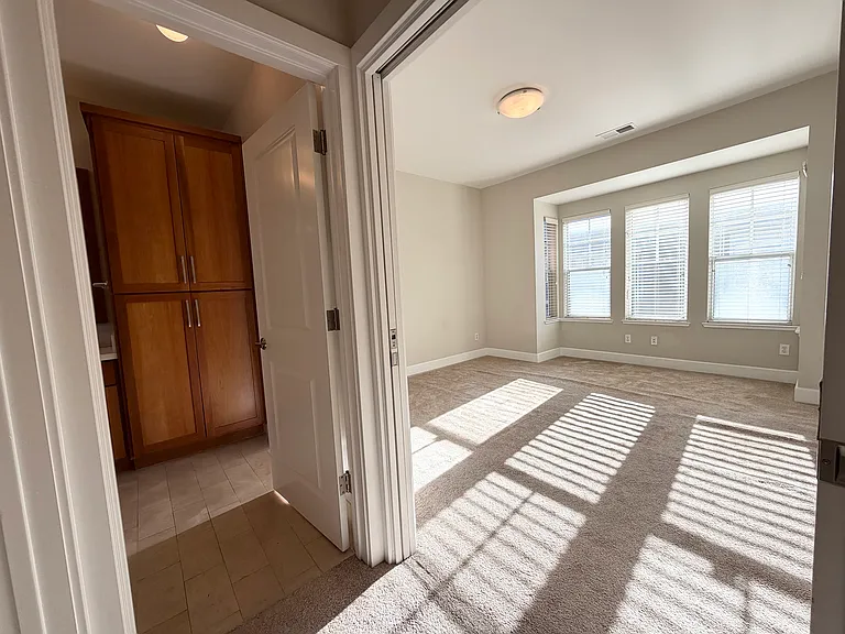 1338 Eddy St — Photo 19