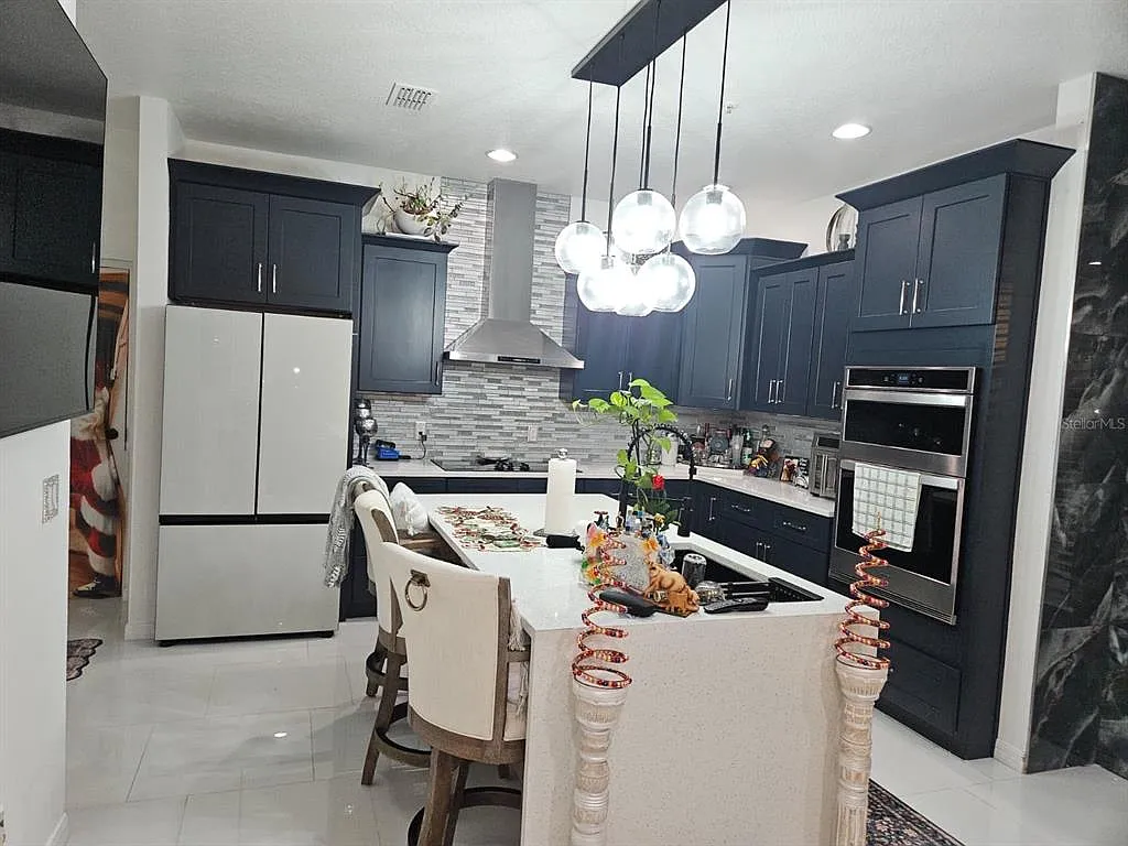3 bed, 2.5 bath, 1855 sqft, $2,450 — Photo 2