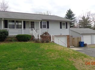 7255 Acorn Dr, Newburgh, IN 47630