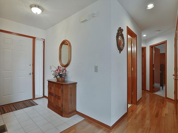 5th image of 10247 Braemar Dr