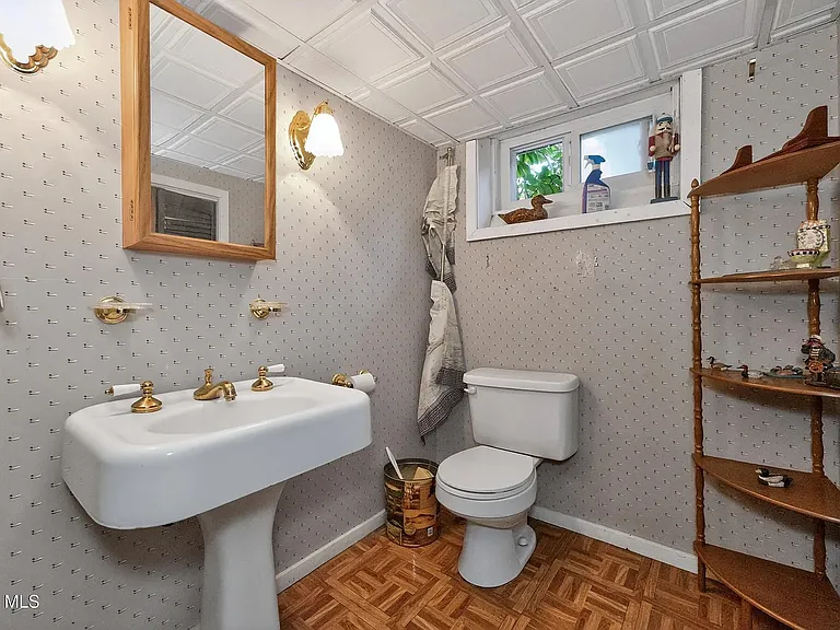 1450 Baker Ave — Photo 37