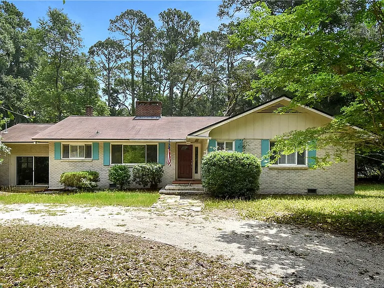 106 Dodge Rd — Photo 2
