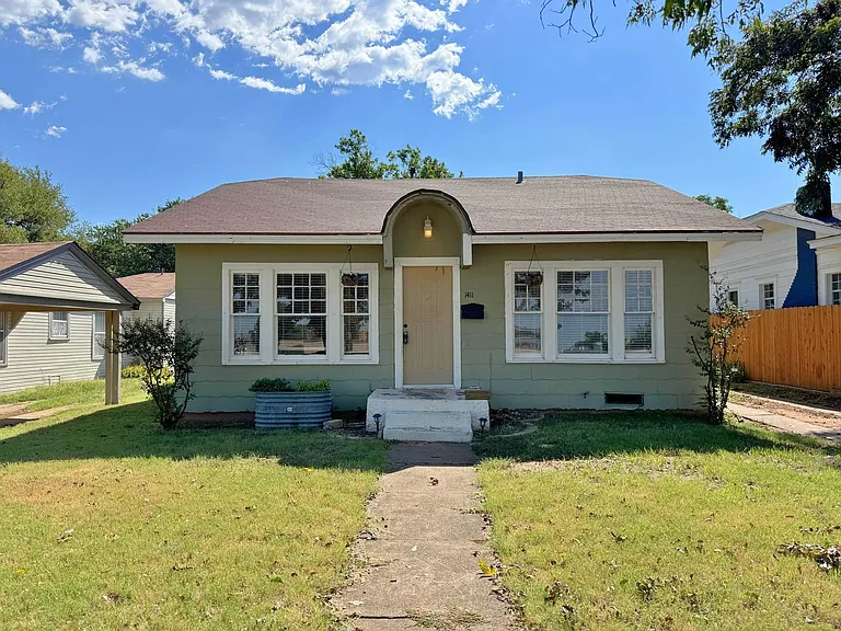 1411 Garfield St — Photo 1