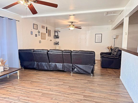 4th image of 301 Belmont Cir