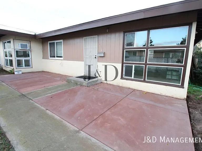 4915 Coconino Way — Photo 2