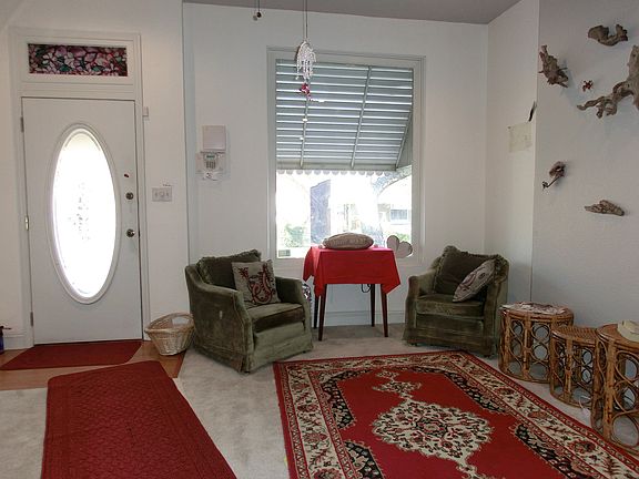2nd image of 4416 Oakland Ave