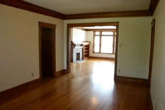 5867 Nina — Photo 3