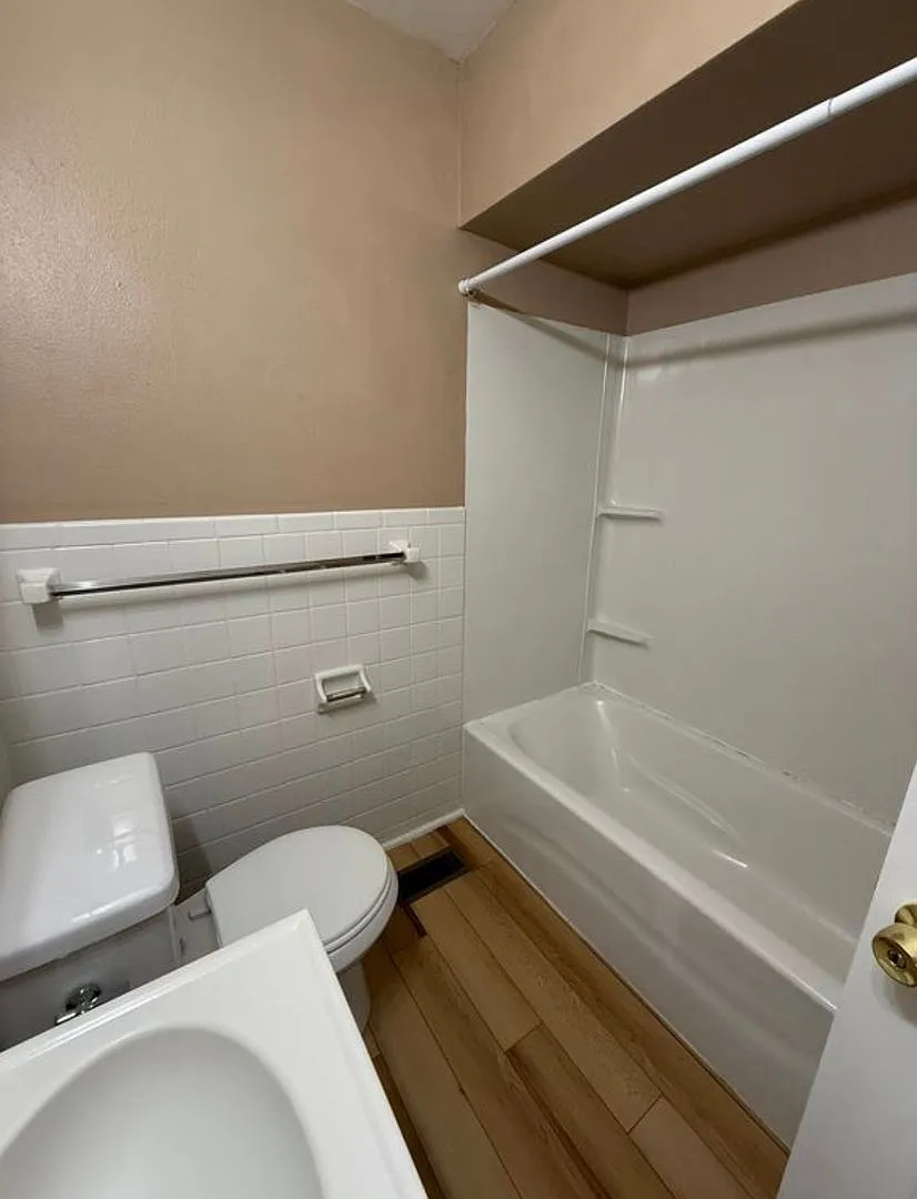 3040 Southdale Drive — Photo 3