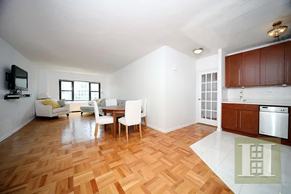 Rented by Halstead Real Estate | media 16