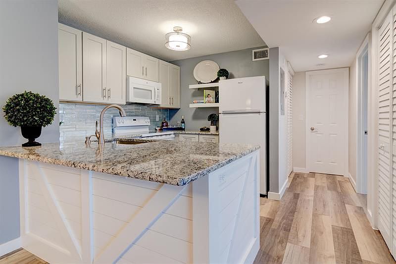 1st image of 1531 SE Royal Green Cir #108