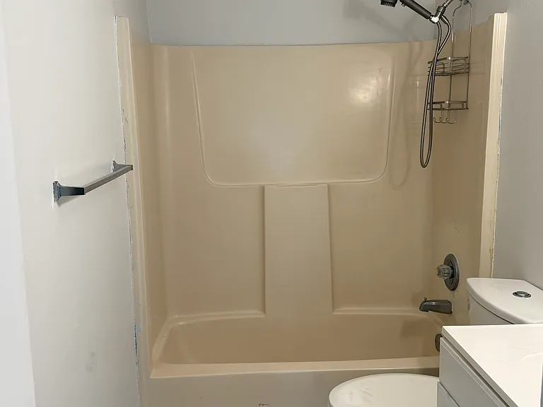 5252 Treetops Dr — Photo 16