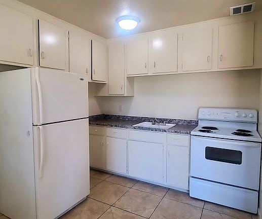 4th image of 2030 E Ashcroft Ave #A