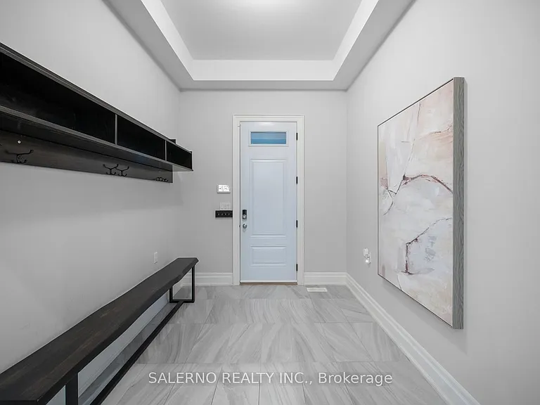 11 Compton Cres — Photo 22